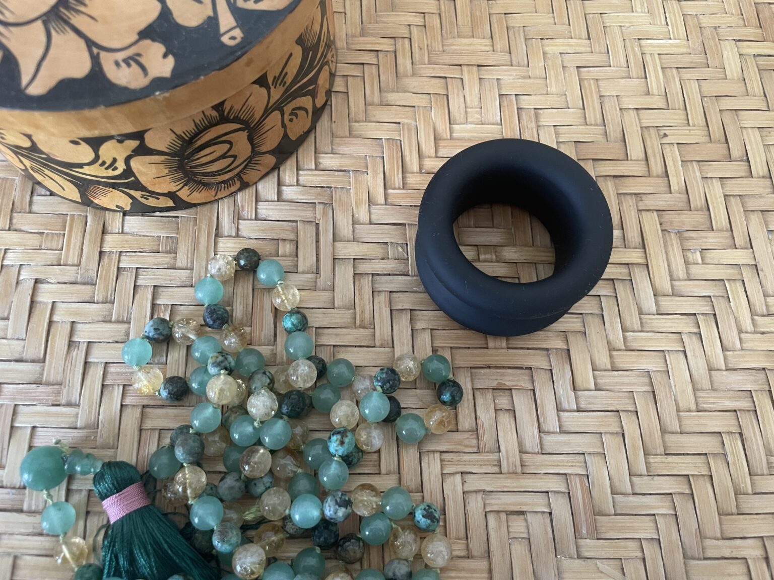Boneyard Low Hangers Silicone Ball Stretchers main image 1