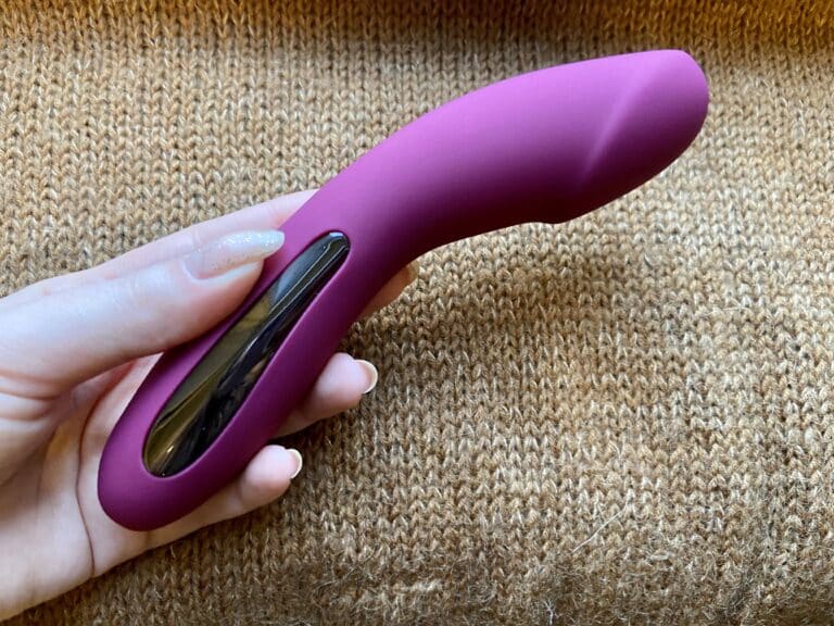 Mantric Rechargeable Realistic Vibrator - 