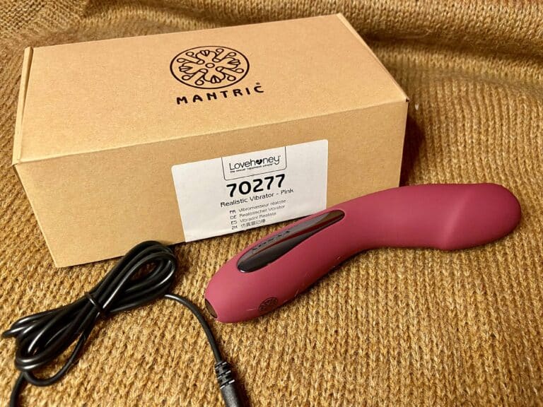 Mantric Rechargeable Realistic Vibrator - <