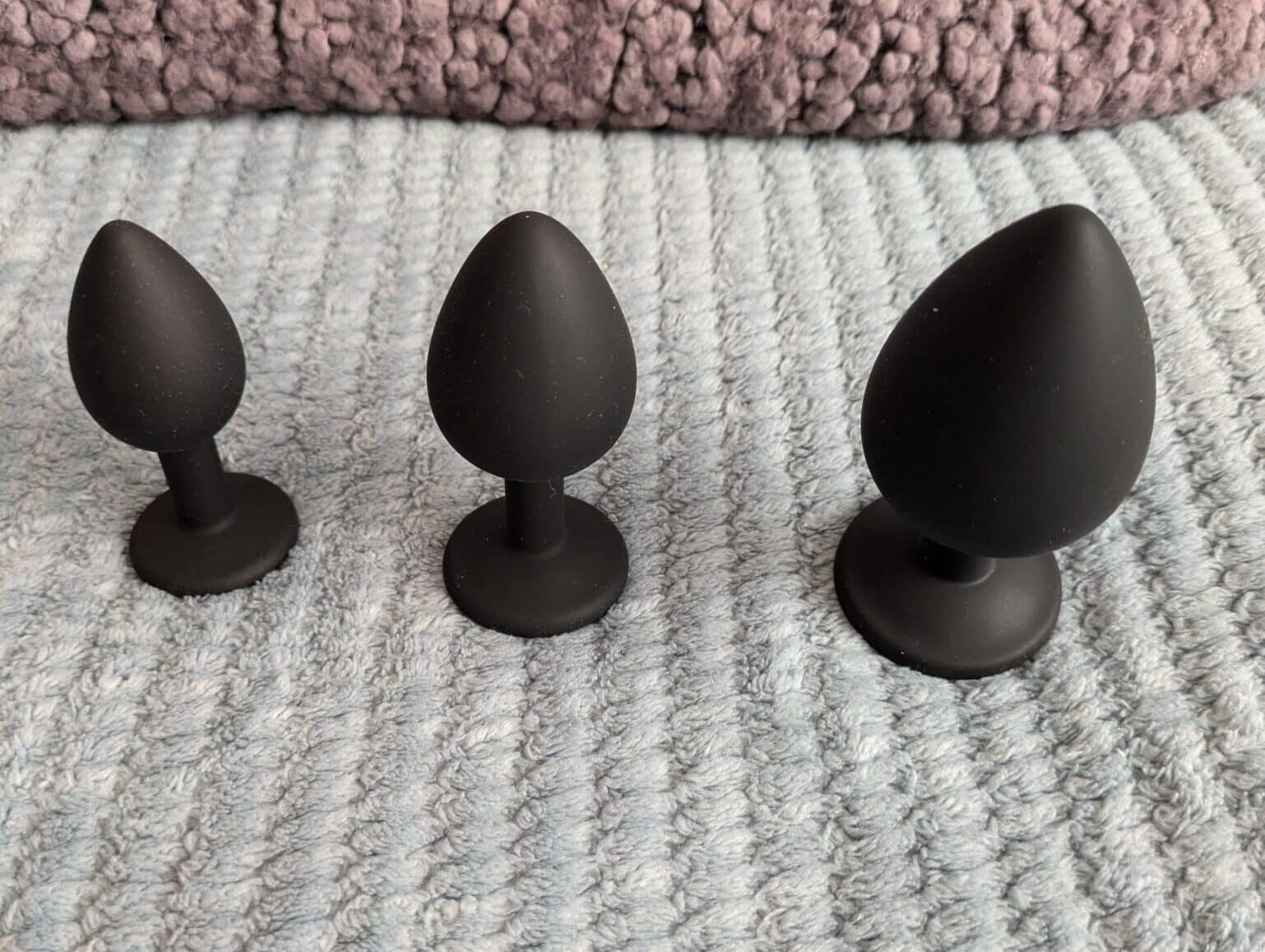 Silicone Jewelled Butt Plug Set Performance