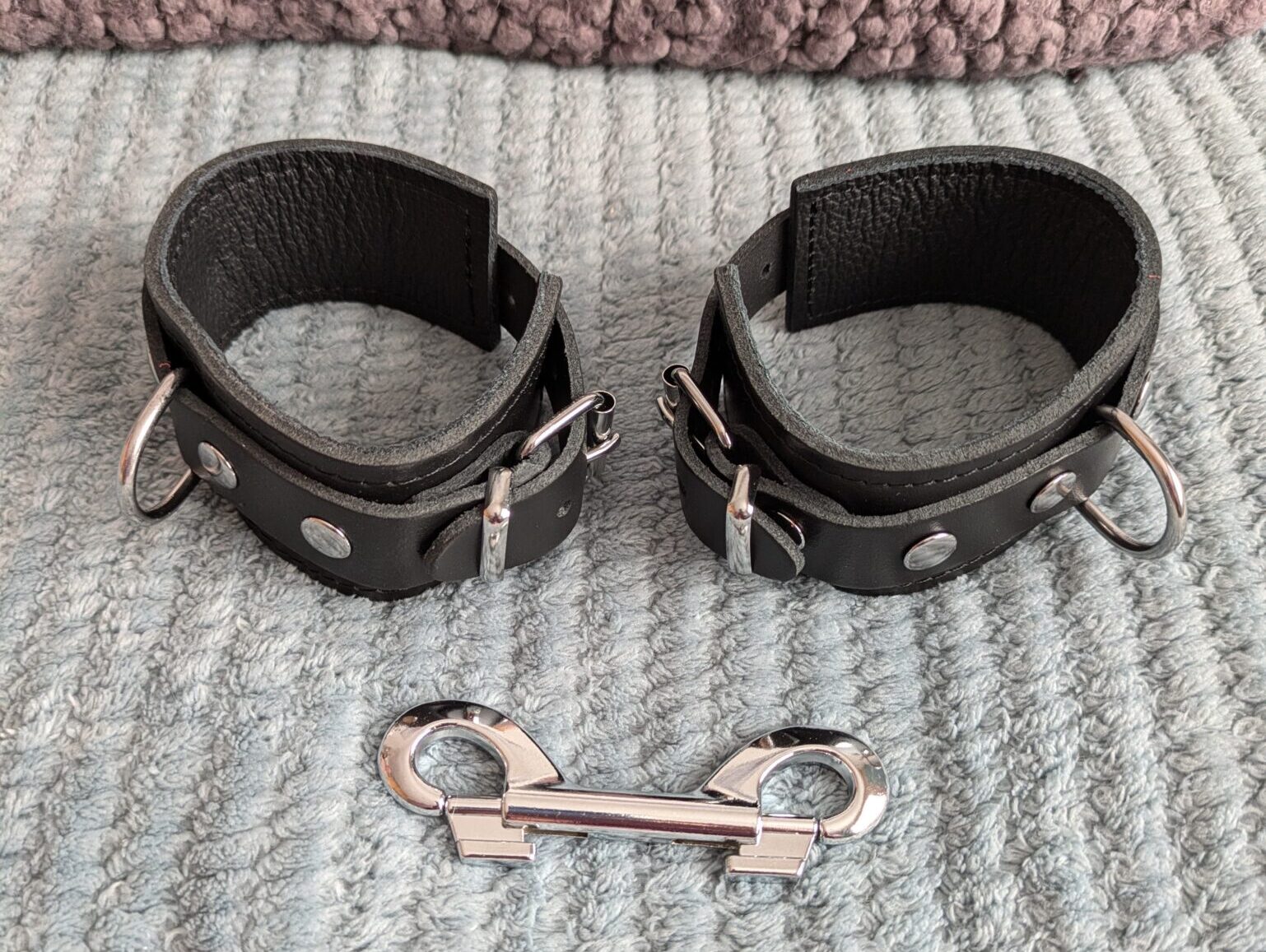 Bondage Boutique Soft Leather Handcuffs  Packaging