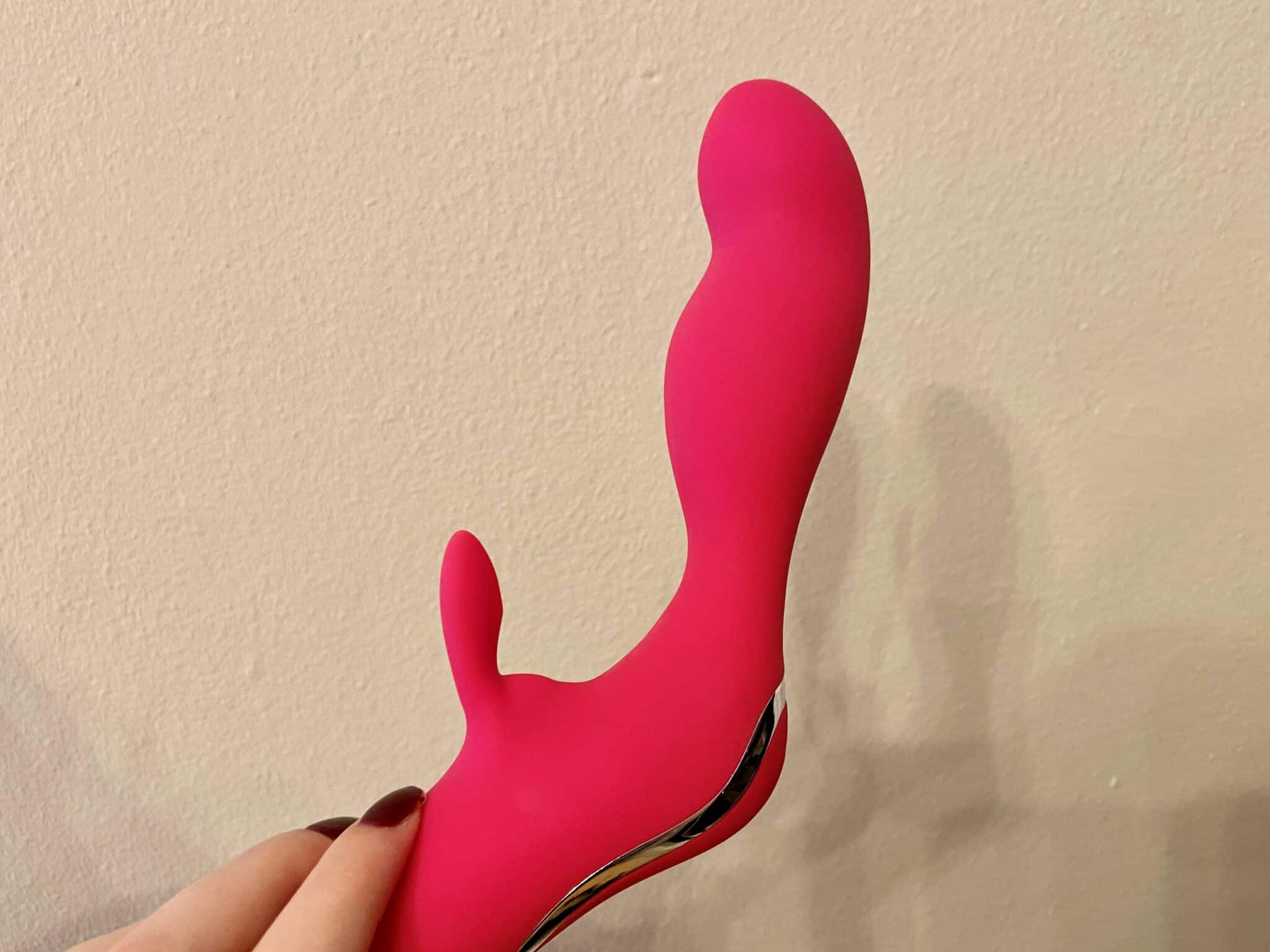 Happy Rabbit Strapless Strap-On Vibrator Ease of Use