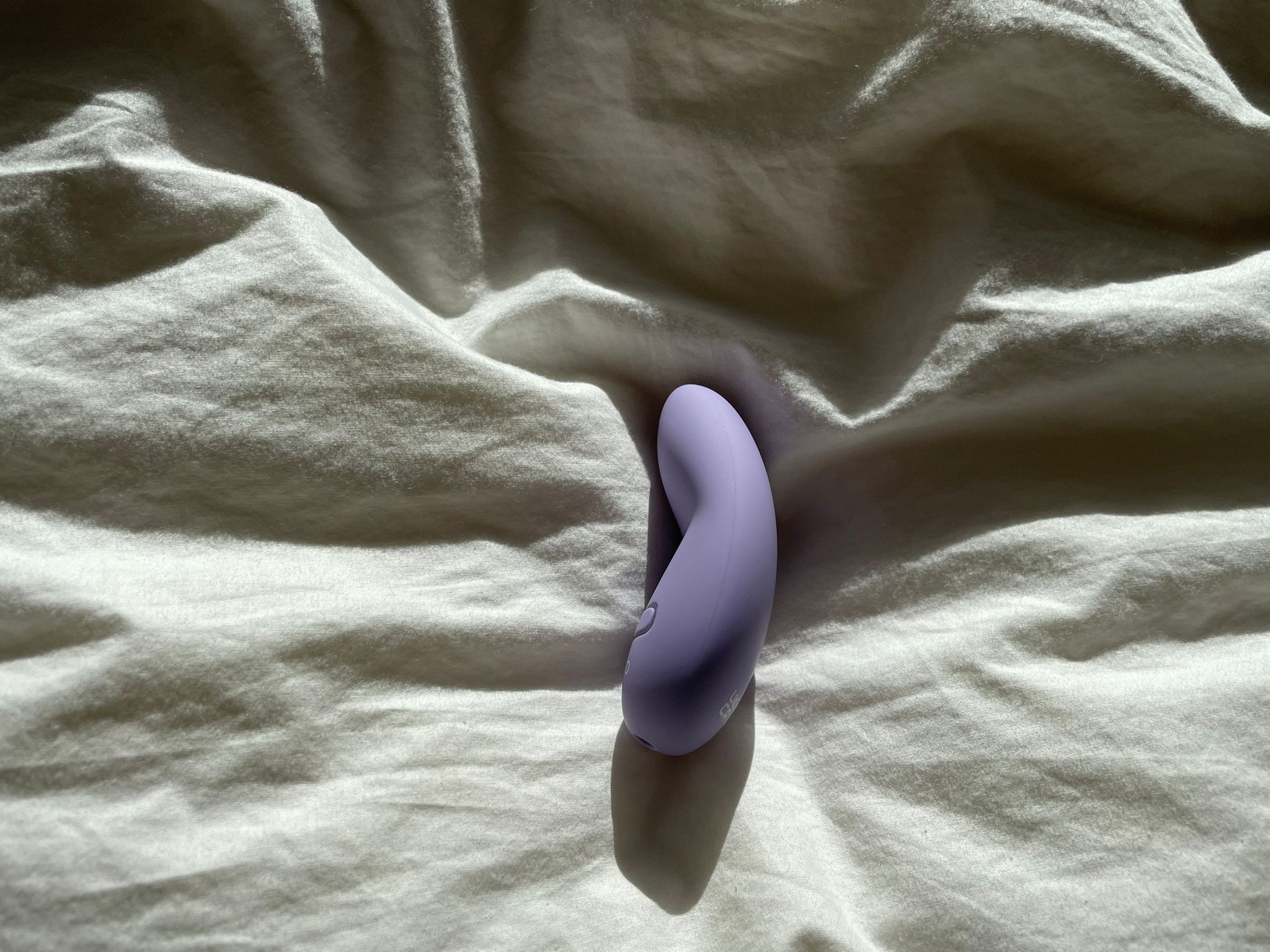 Lelo Lily 3 Personal Masturbator  Design