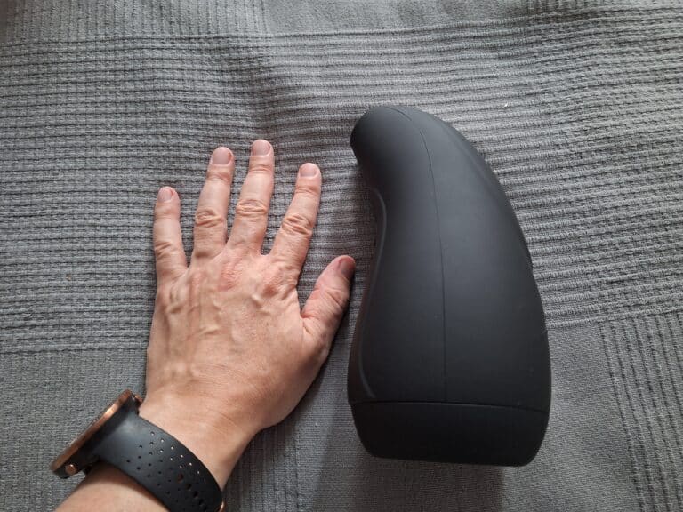 Blowmotion Warming and Pulsing Male Masturbator - 