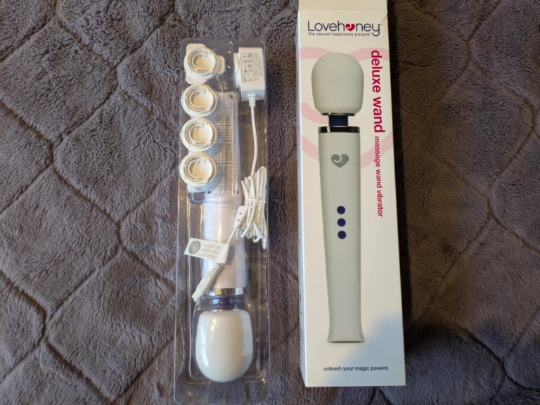 Lovehoney Deluxe Extra Powerful Rechargeable Wand Massager - <