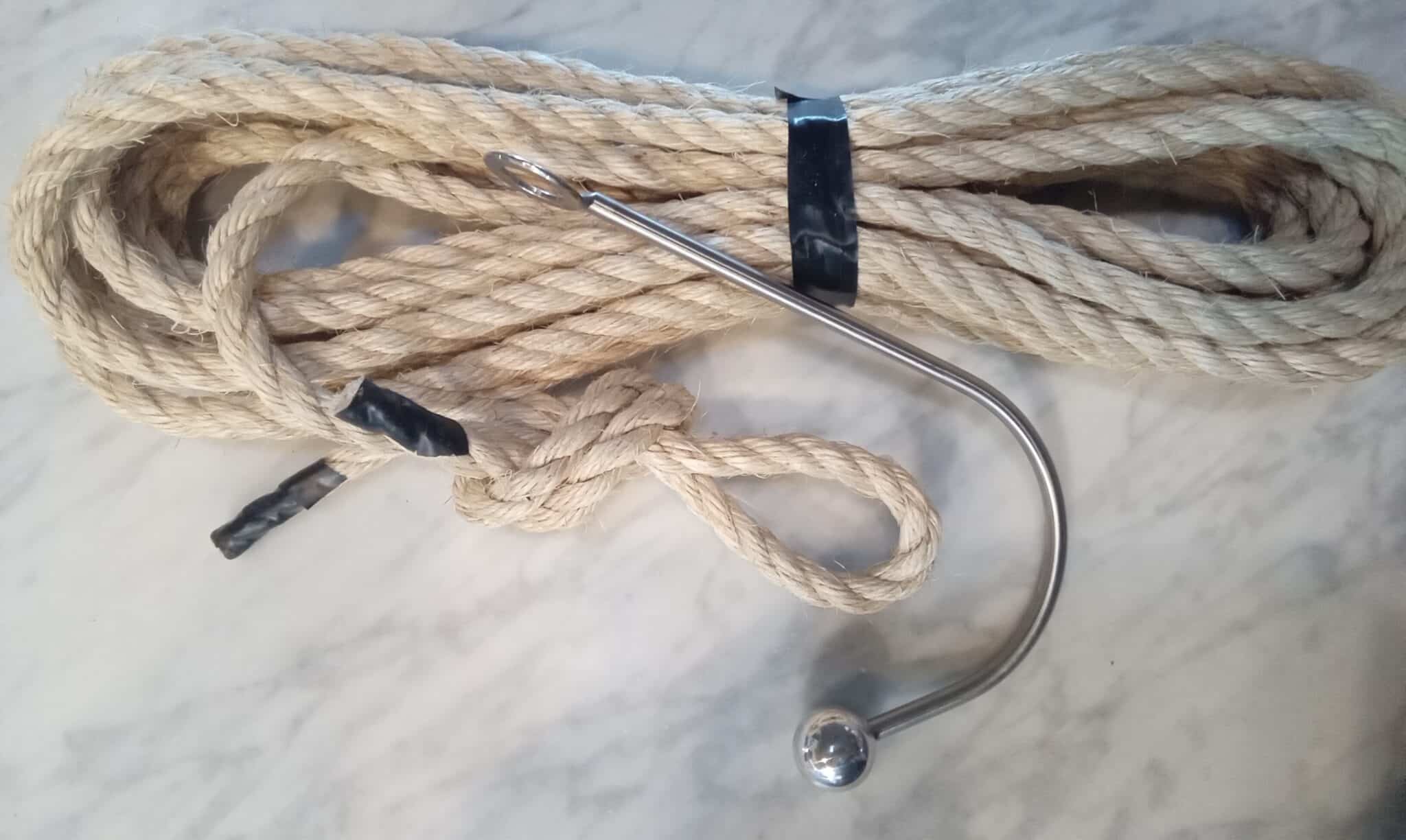 DOMINIX Deluxe Small Anal Hook Performance