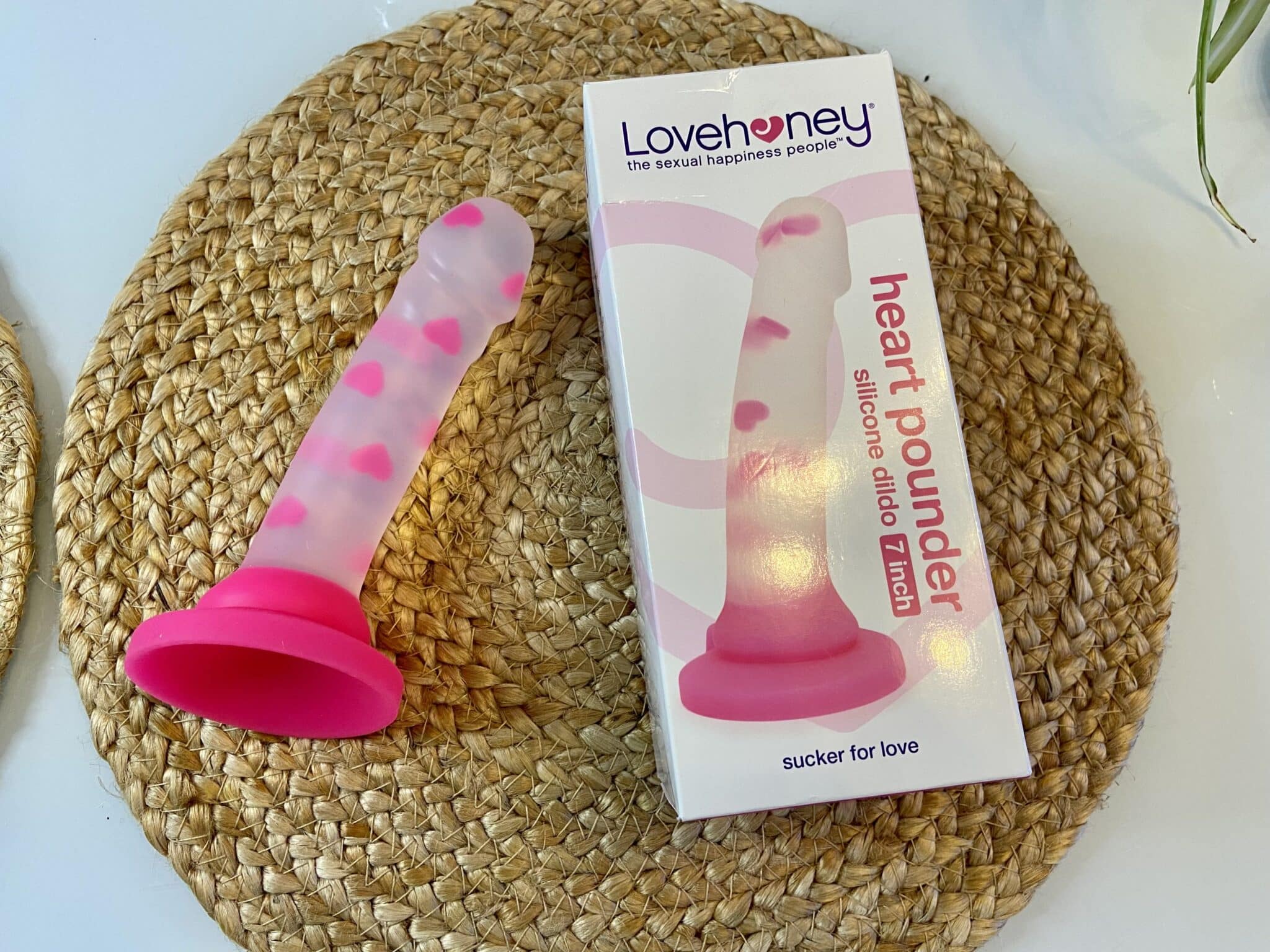 Lovehoney Heart Pounder Dildo. Slide 8