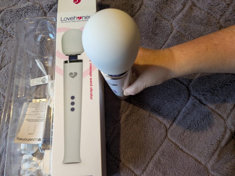 Lovehoney Deluxe Extra Powerful Rechargeable Wand Massager - 