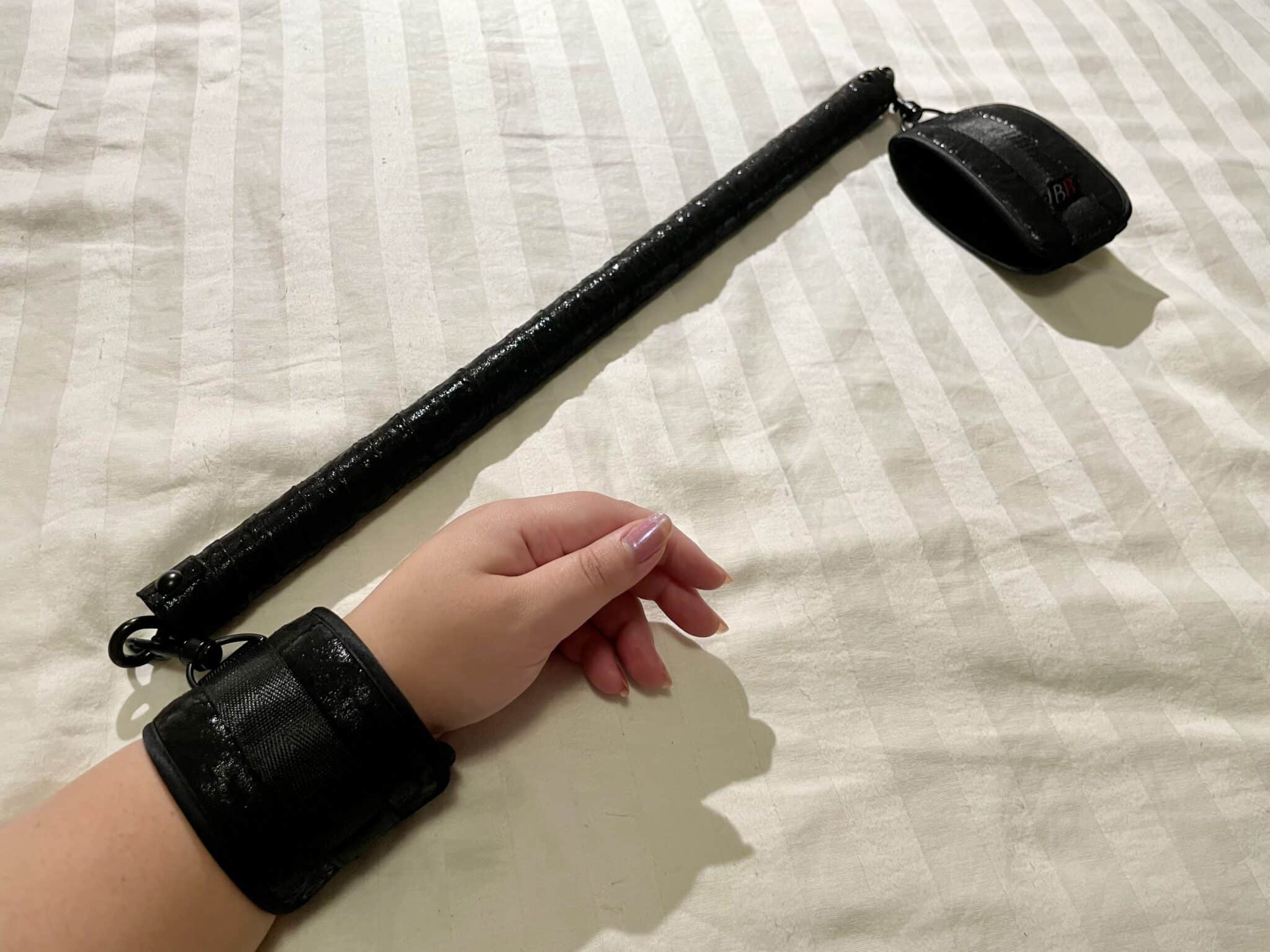 Bondage Boutique Black Rose Spreader Bar