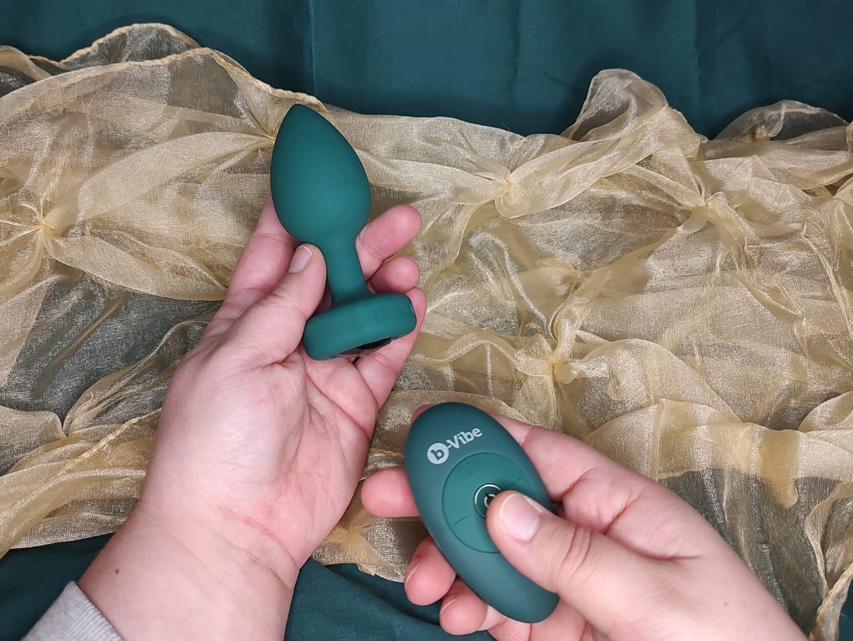 b-Vibe Vibrating Jewel Plug Review