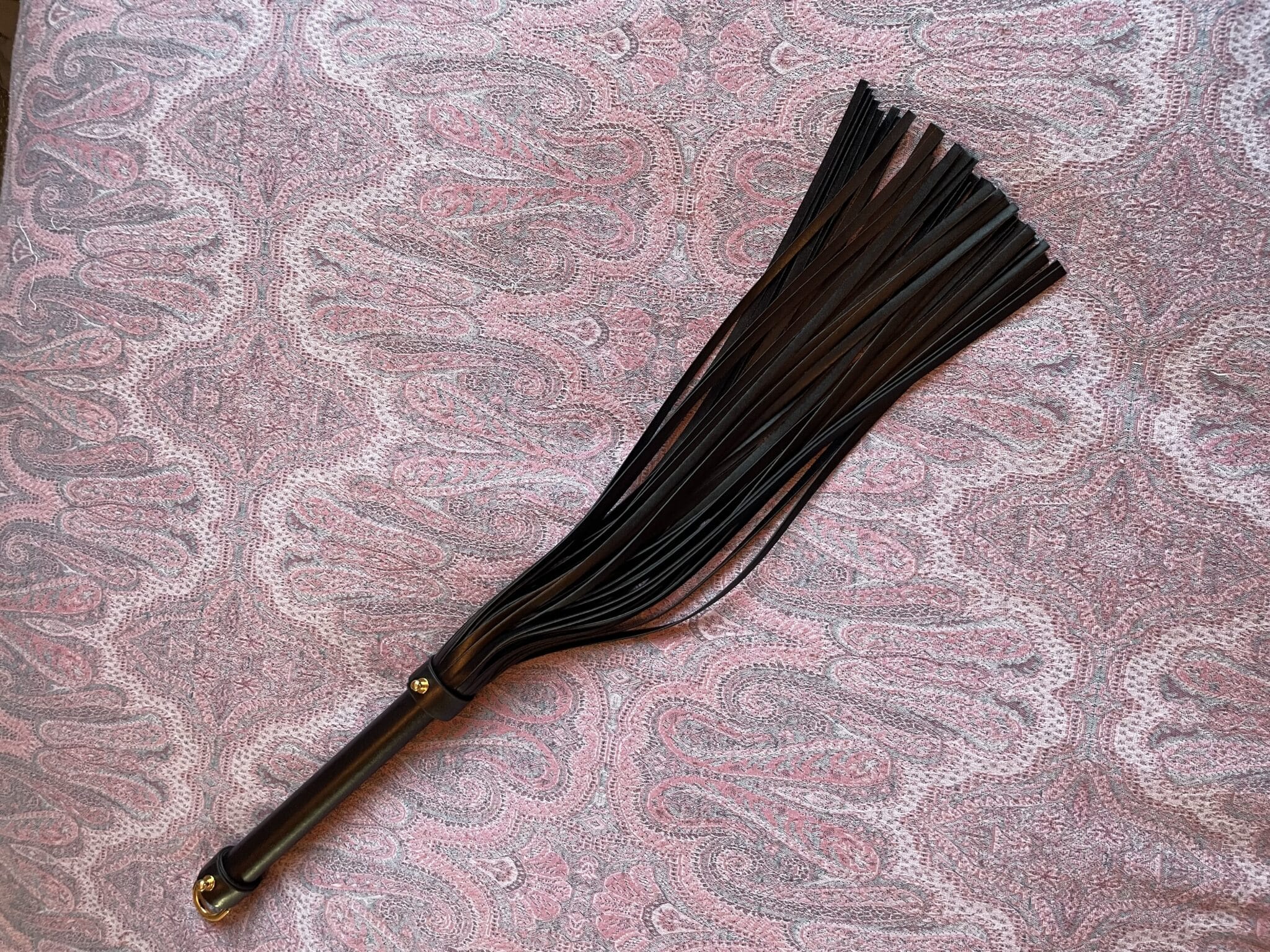 UPKO Leather Flogger Packaging