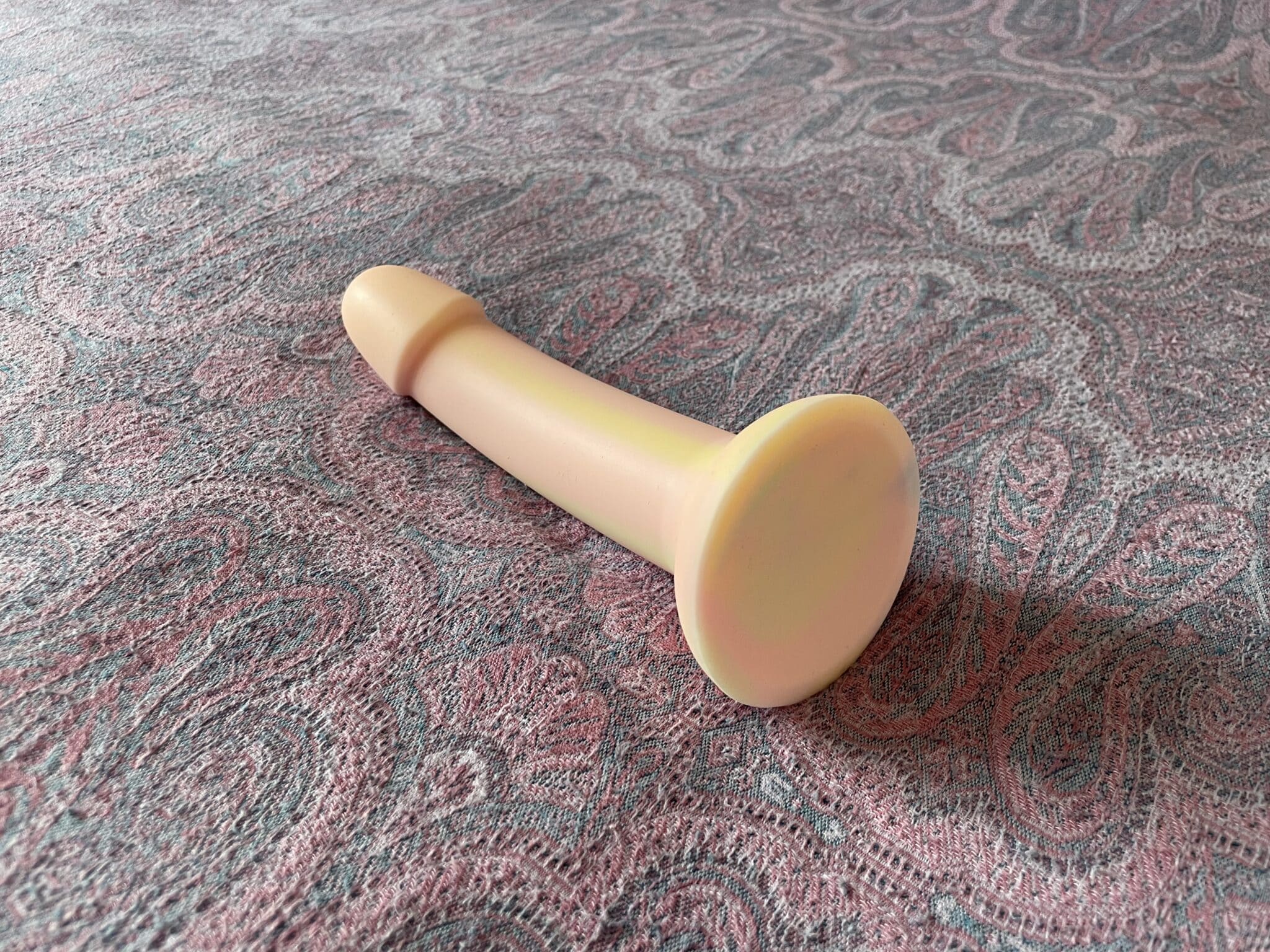 Love to Love Dildoll Fantasia Silicone Dildo Ease of Use