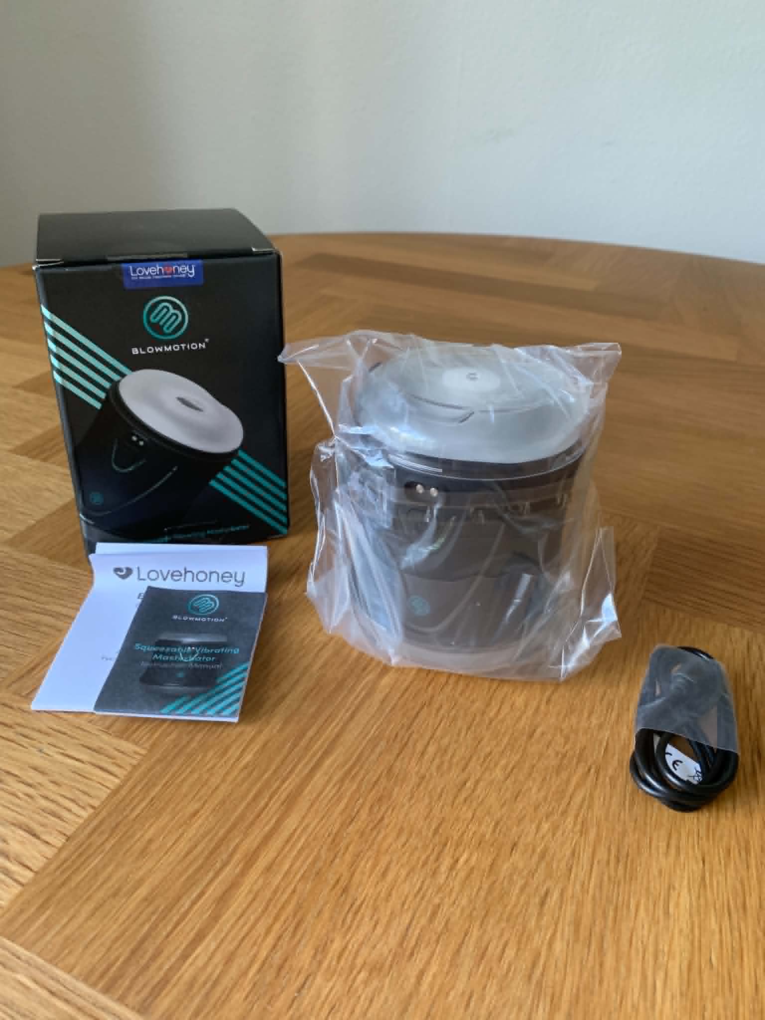 Blowmotion Squeezable Vibrating Masturbator Review