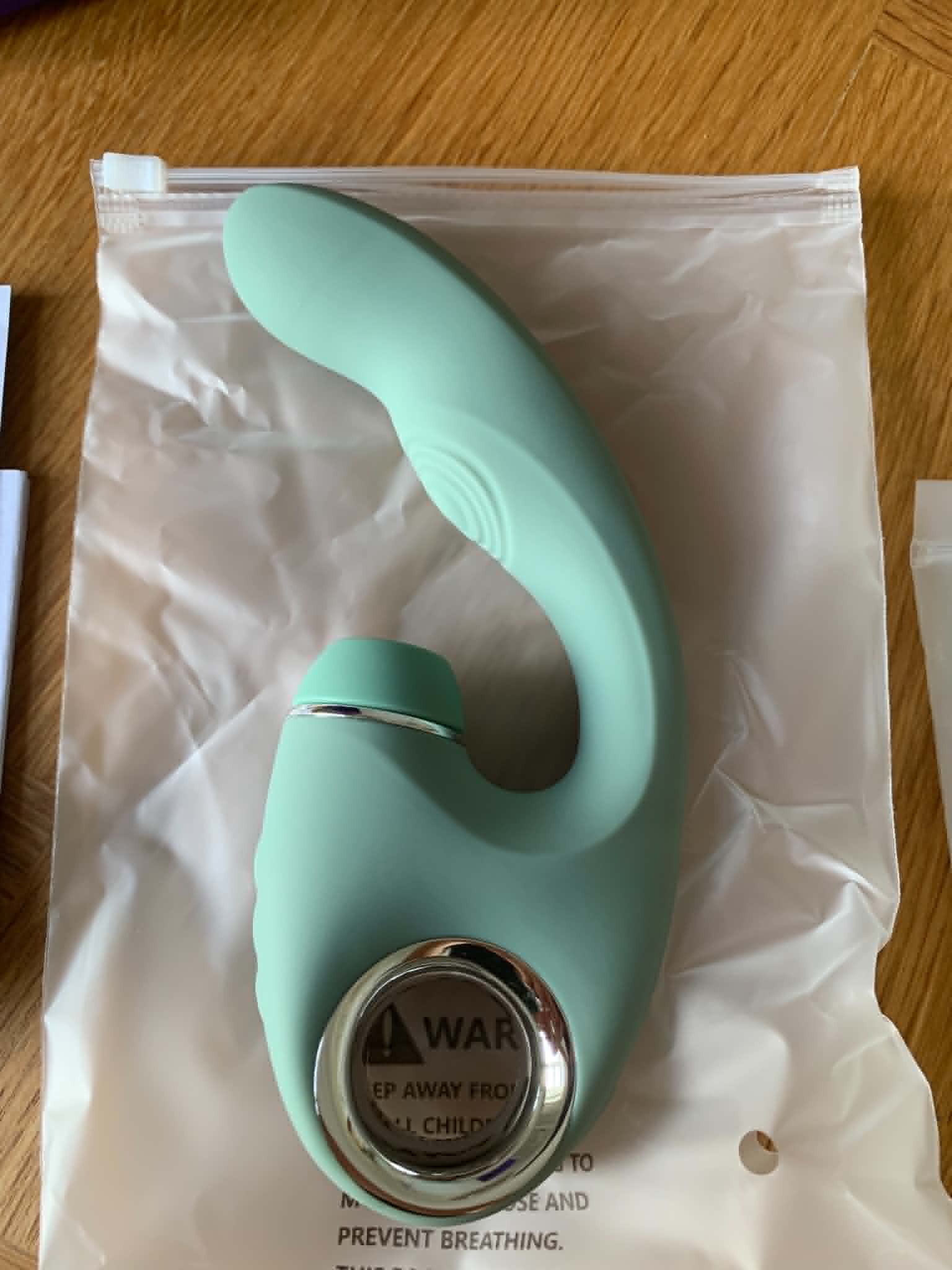 Lovehoney Dual Embrace Pulsing Clitoral Suction Dual Stimulator Design